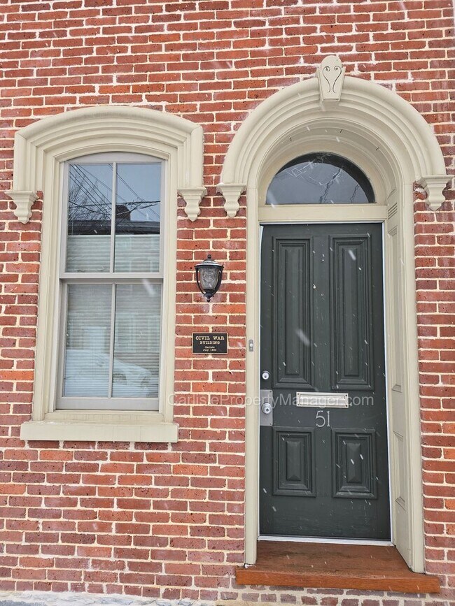 Primary Photo - Downtown Carlisle Historic Townhouse for R...