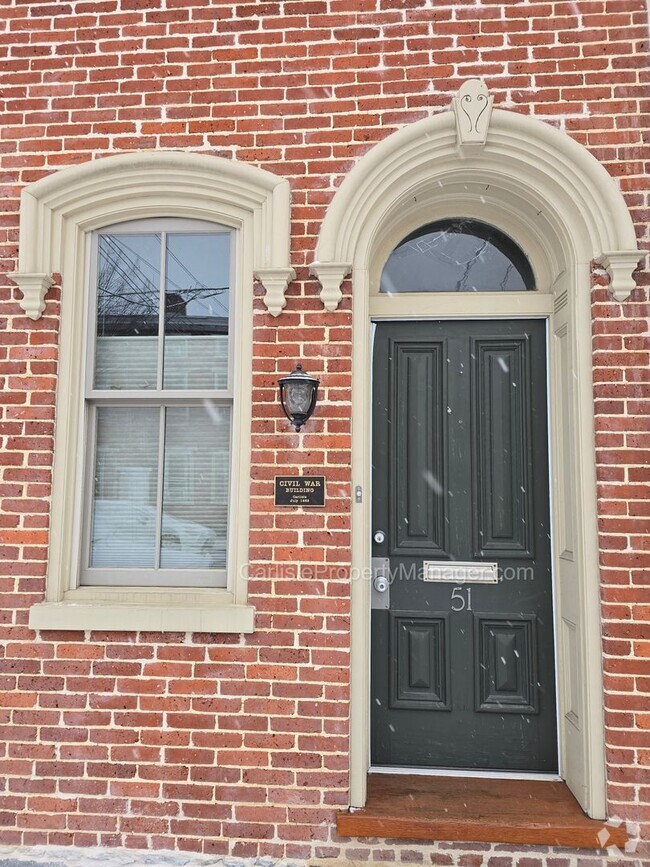 Building Photo - Downtown Carlisle Historic Townhouse for R...