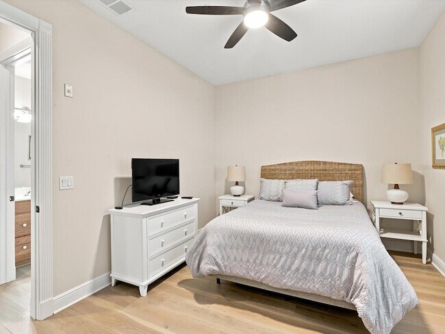Building Photo - 5122 Manorwood Dr
