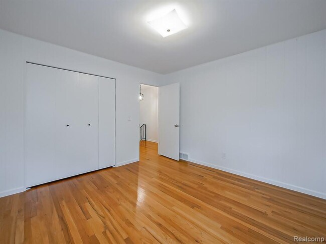Building Photo - 7580 Thornwood St