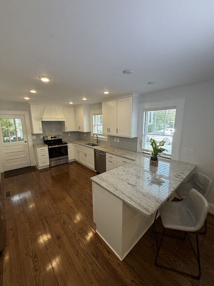 Building Photo - 41 B Smith Street