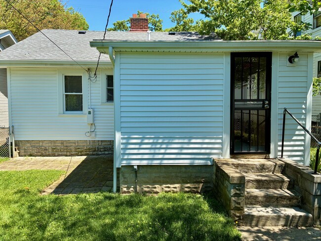 Building Photo - 261 N Wheatland Ave