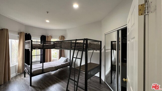 Building Photo - 29934 Triunfo Dr
