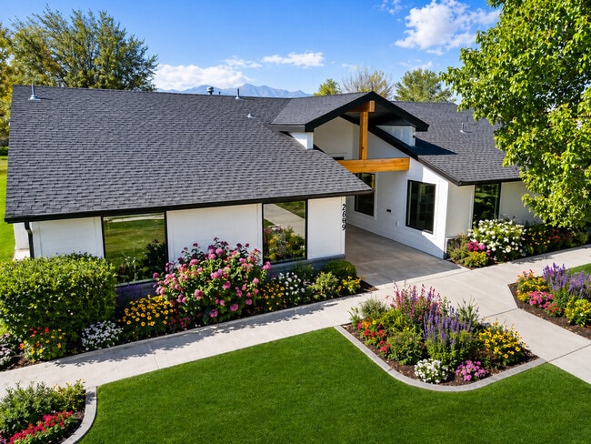 Building Photo - Lexington Park