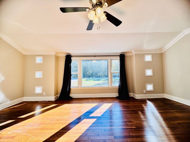 Building Photo - Beautiful 2BR Butner Home