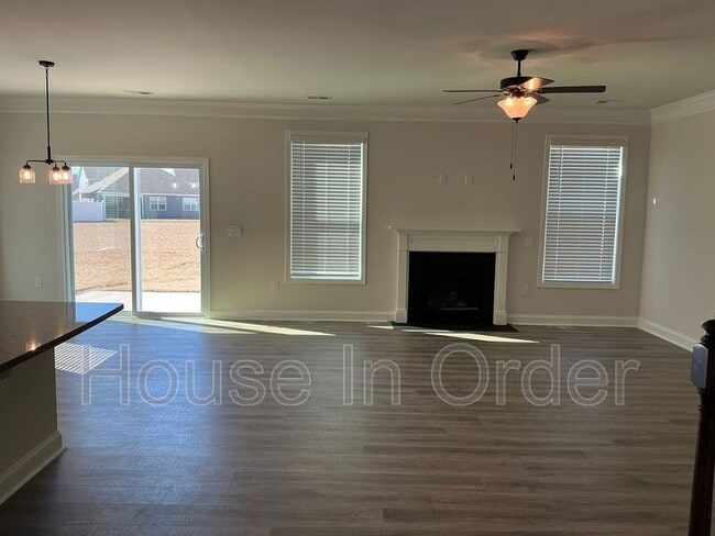 Building Photo - 41 Silverthorne Ct