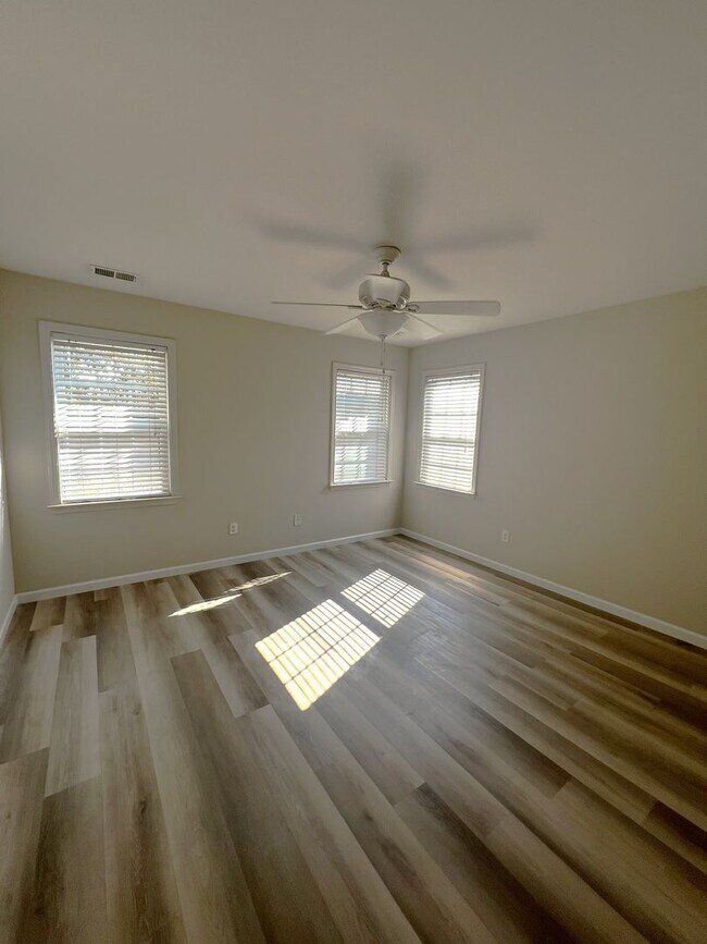 Building Photo - Windsor Park