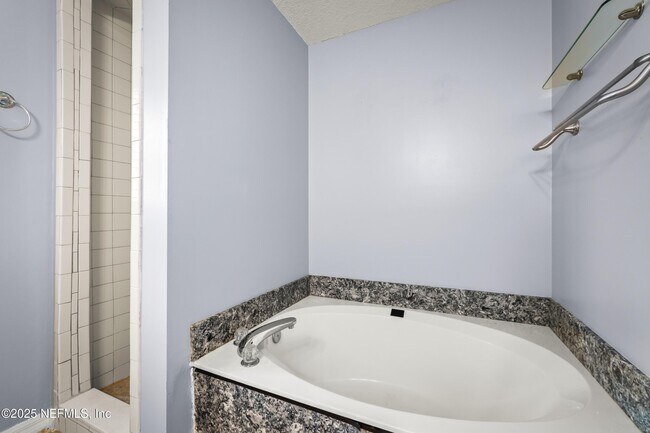 Building Photo - 5392 Heronview Ct