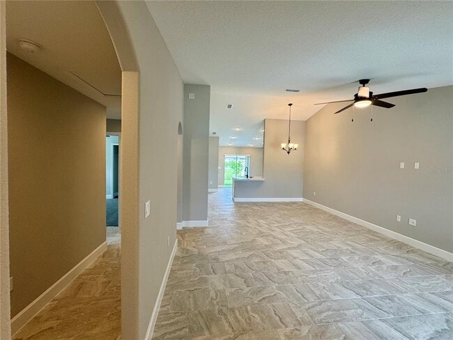 Building Photo - 102 Lynbrook Dr