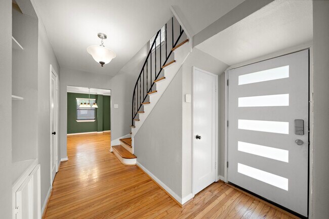 Building Photo - 3818 Southmore Blvd