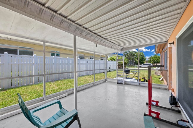 Building Photo - 4511 Sea Grape Dr