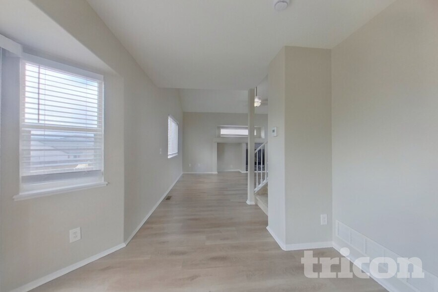 Building Photo - 5119 Chaise Dr