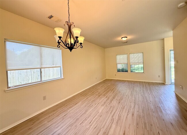 Building Photo - 1703 Nichole Woods Dr