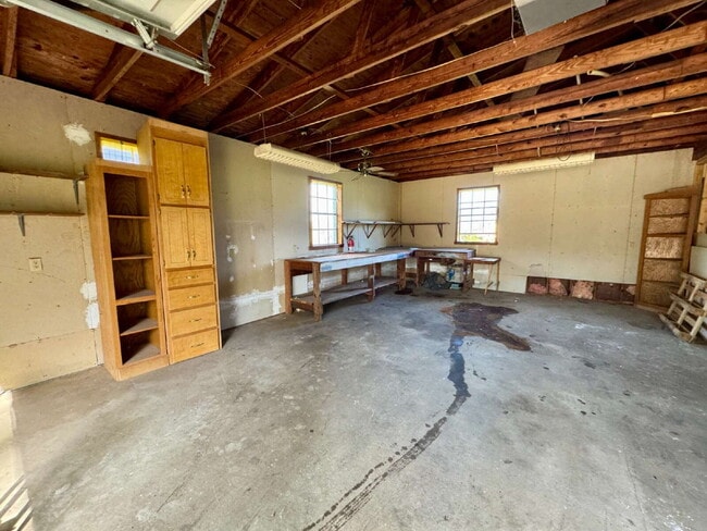 Building Photo - 163 Vining Dr