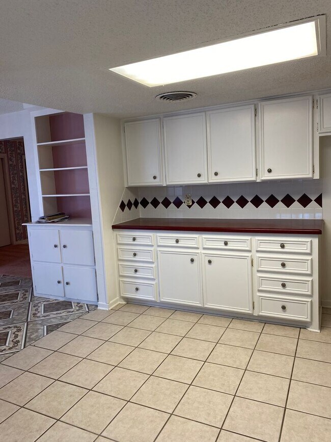 Building Photo - This one has it all!  Spacious 3-Bedroom Home in a Great Location!