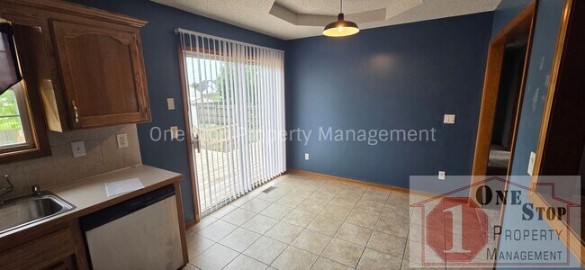 Building Photo - Beautiful 3 Bedroom & 2 Bathroom Home!
