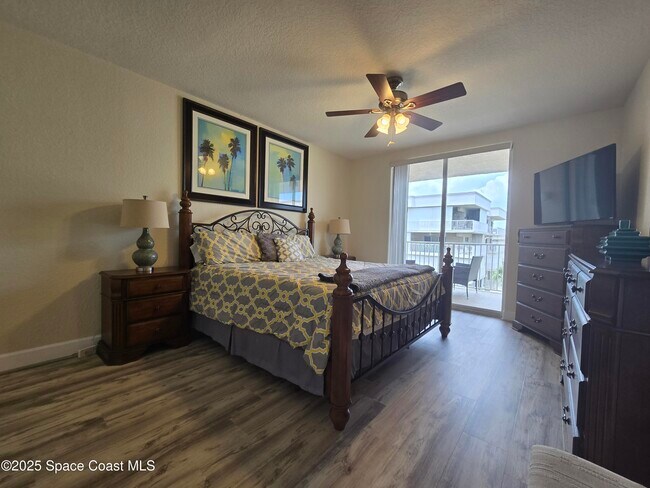 Building Photo - 806 Mystic Dr