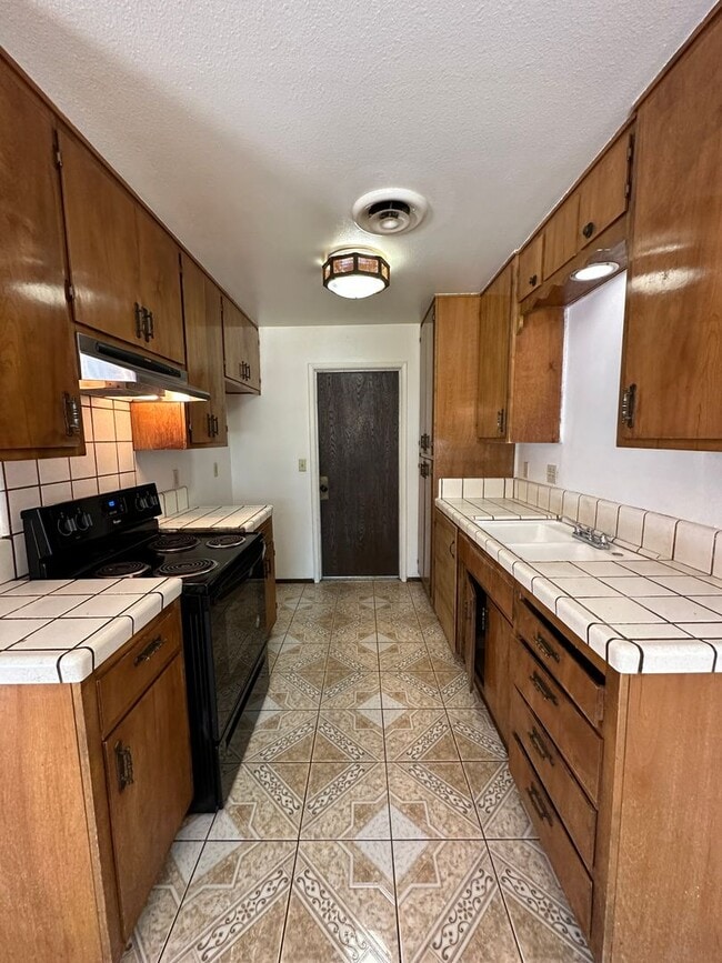 Building Photo - 1135 Amberwood Ln
