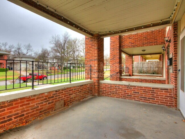 Building Photo - 201 NW 17th St