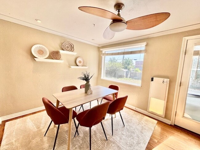 Building Photo - FREE AUGUST RENT!! - Sweet Bungalow in Par...