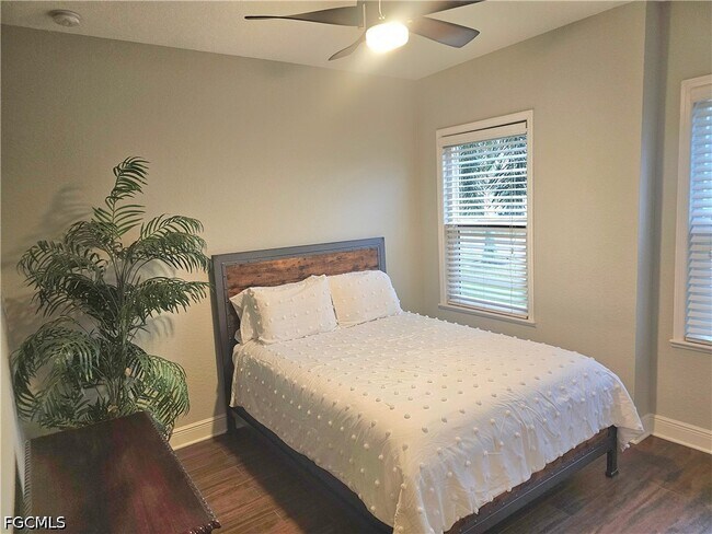 Building Photo - 1919 SW 26th Terrace