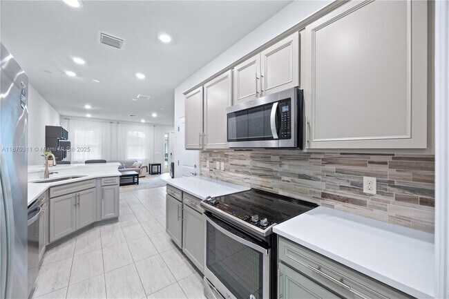 Building Photo - 5180 Eucalyptus Dr