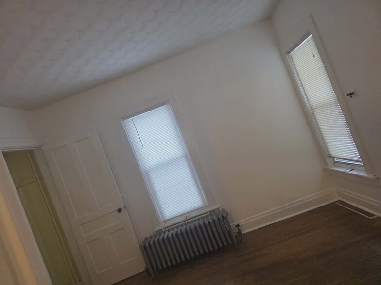 Building Photo - 175 Eagle St