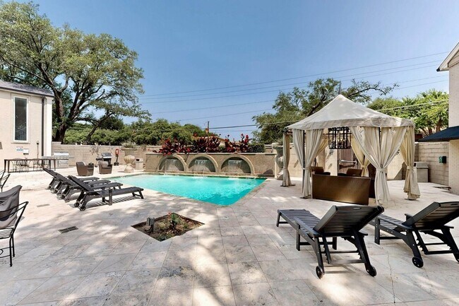 Primary Photo - 7736 Meadow Rd