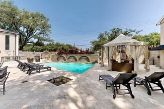 Building Photo - 7736 Meadow Rd