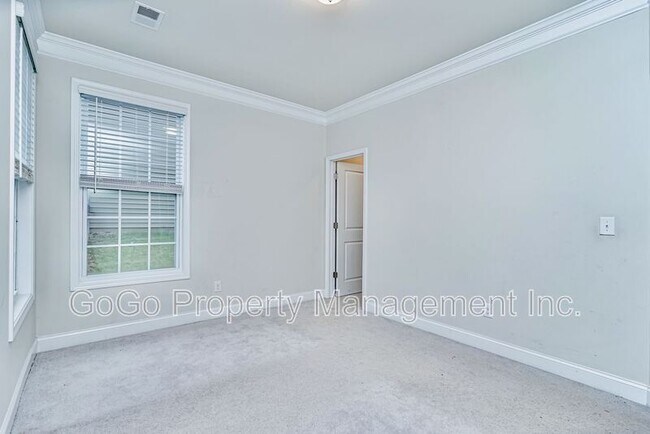 Building Photo - 110 Northwild Dr