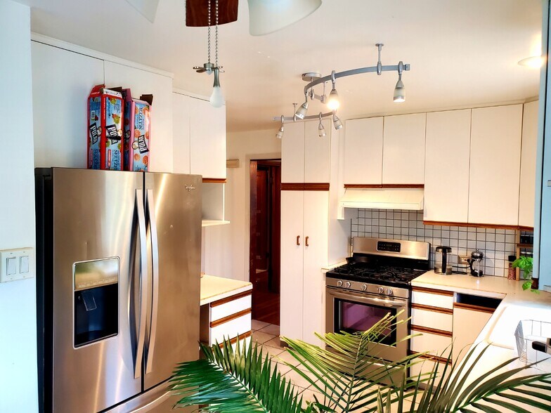 Building Photo - 3757 S. Acoma St.