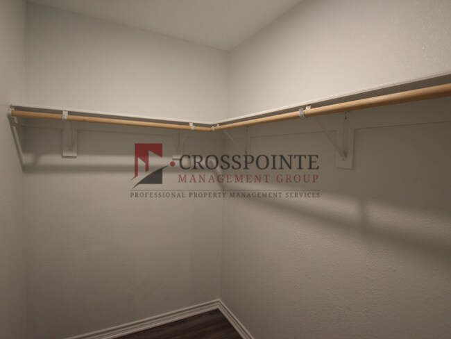 Building Photo - Stunning 2 Bed 2.5 Bath 1 Car Garage Townhome in Tyler!