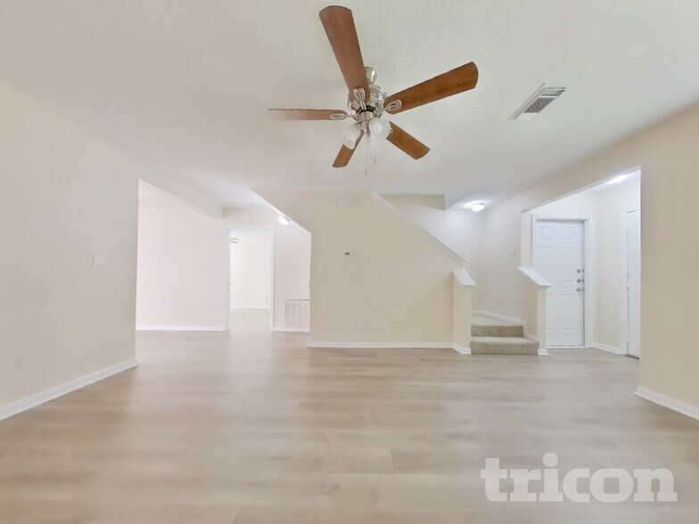 Building Photo - 3259 Jorns St