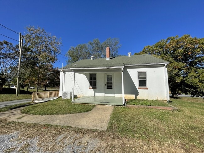 Primary Photo - 177 Daniels Pl