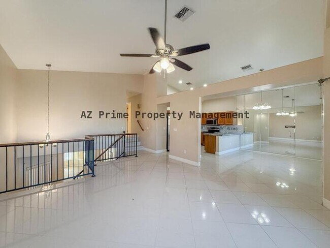 Building Photo - 4642 E Towne Ln