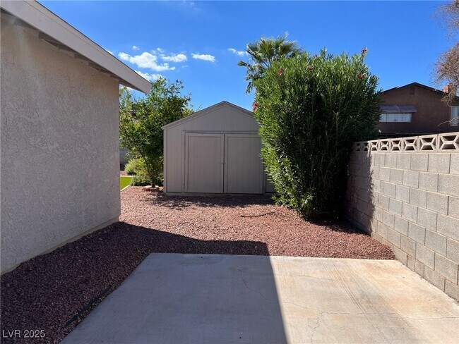 Building Photo - 730 Arrowhead Trail