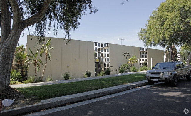 Building Photo - The Oasis