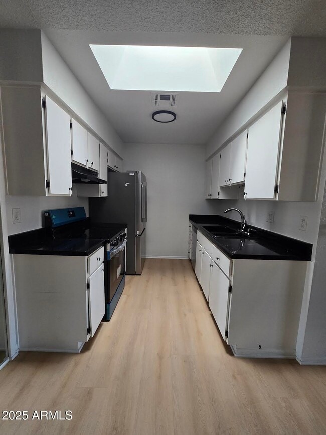 Primary Photo - 97 N Cooper Rd