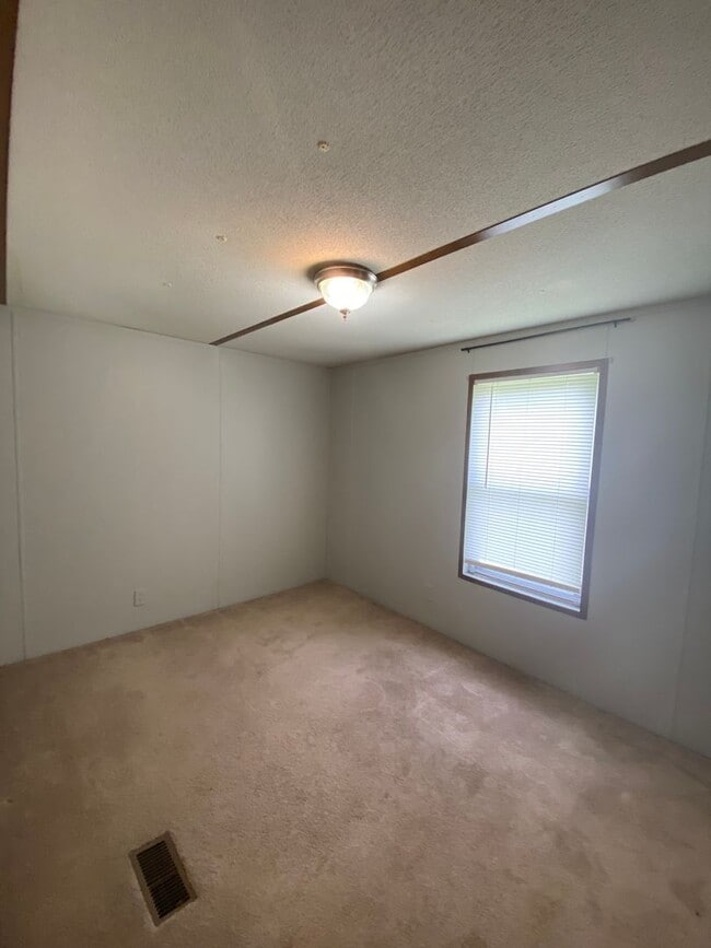 Building Photo - 80 Deupree Ln