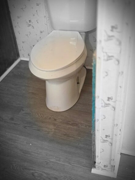 Building Photo - 467 Paul St