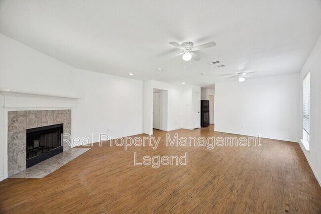 Building Photo - 8109 Dripping Springs Dr