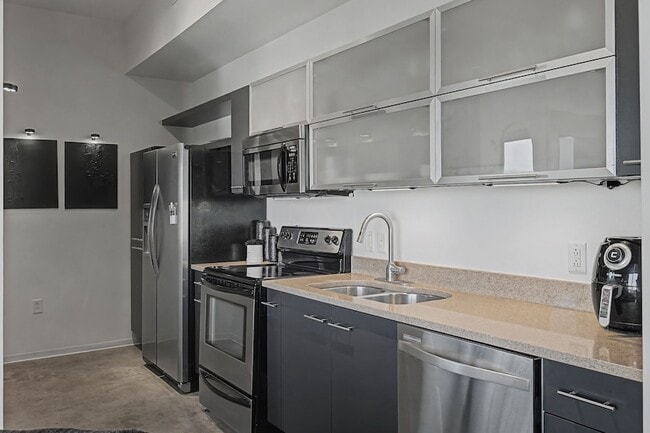 Building Photo - 2115 Yeaman Pl