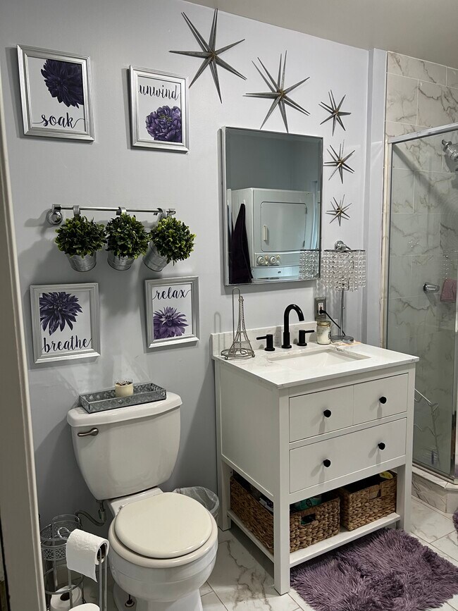 Building Photo - 6006 Donna Ave