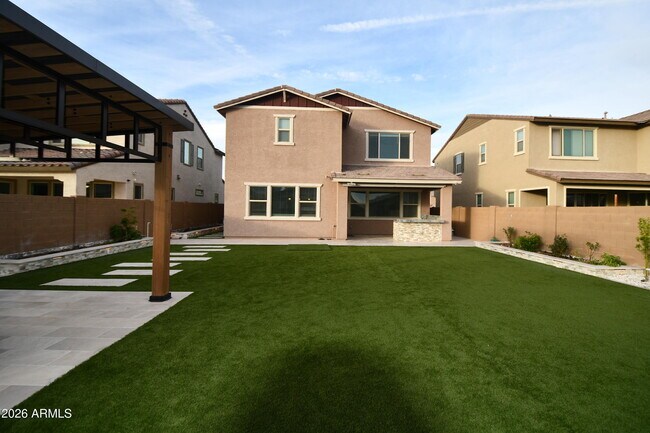 Building Photo - 2353 E Castanets Dr