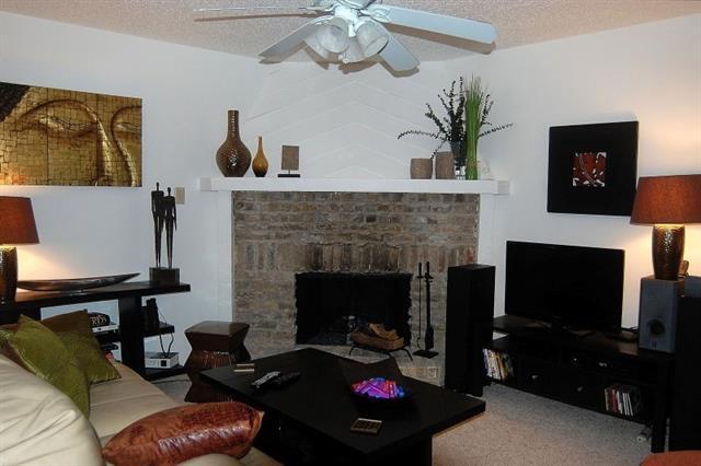 Building Photo - 5630 Spring Valley Rd