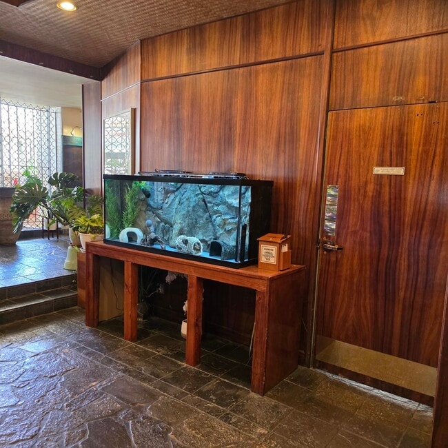 Building Photo - Kaimana Lanais Condo