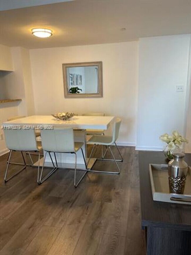 Building Photo - 770 Claughton Island Dr