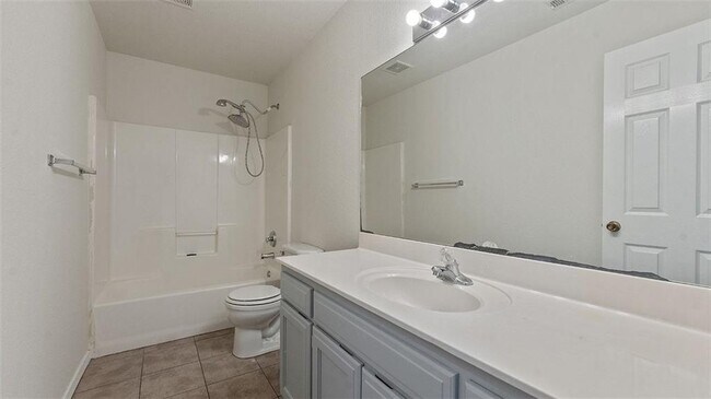 Building Photo - 3000 SW Windrift Ave