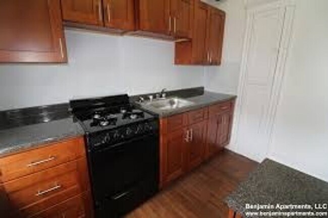 Building Photo - No Brokers Fee, No Security Deposit, Heat, Hot Water Included, Laundry on a Site, Parking