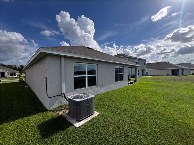 Building Photo - 10634 Chippewa Dr